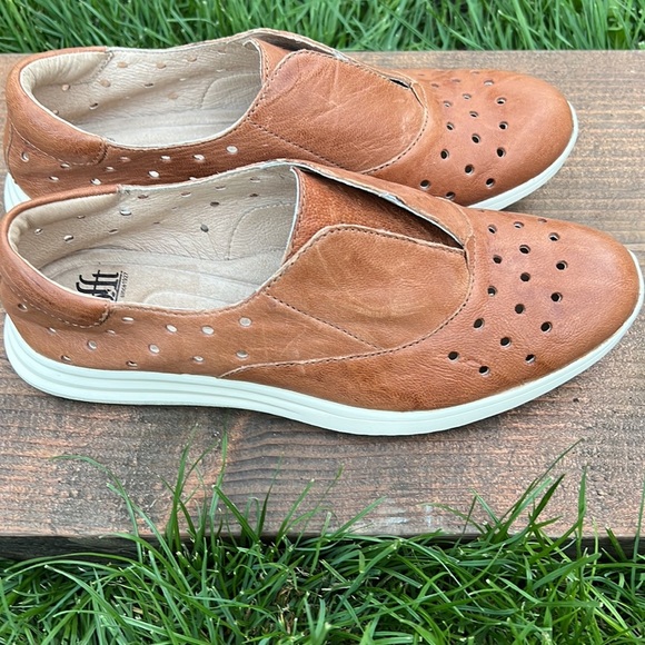 SOFFT BRAND LEATHER SLIP ON SHOES LIGHT BROWN/TAN SIZE 7.5 - Picture 6 of 17